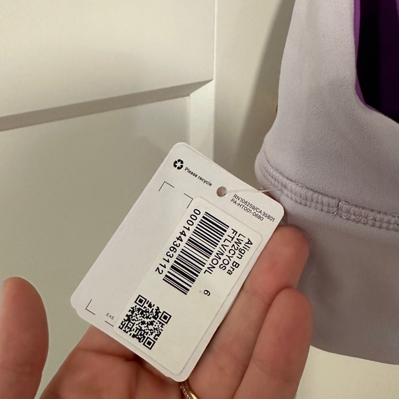 NWT lululemon Align reversible bra | size 6 | magenta - Picture 4 of 6